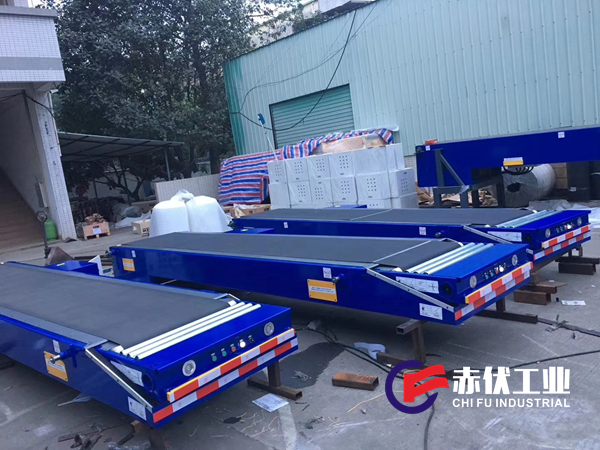 伸缩皮带机(图1) 伸缩皮带机(图1)